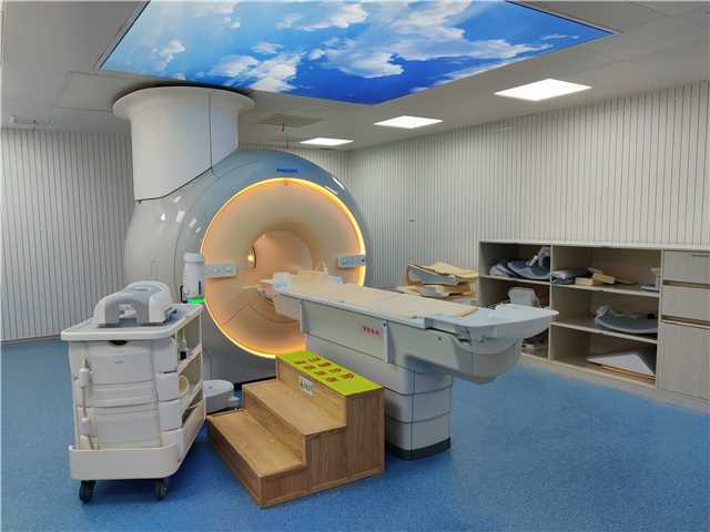 2023-5-4（广东省妇幼保健院清远院区放射科3.0T核磁共振成像系统（MRI）。拍摄者：杨金峰）.png