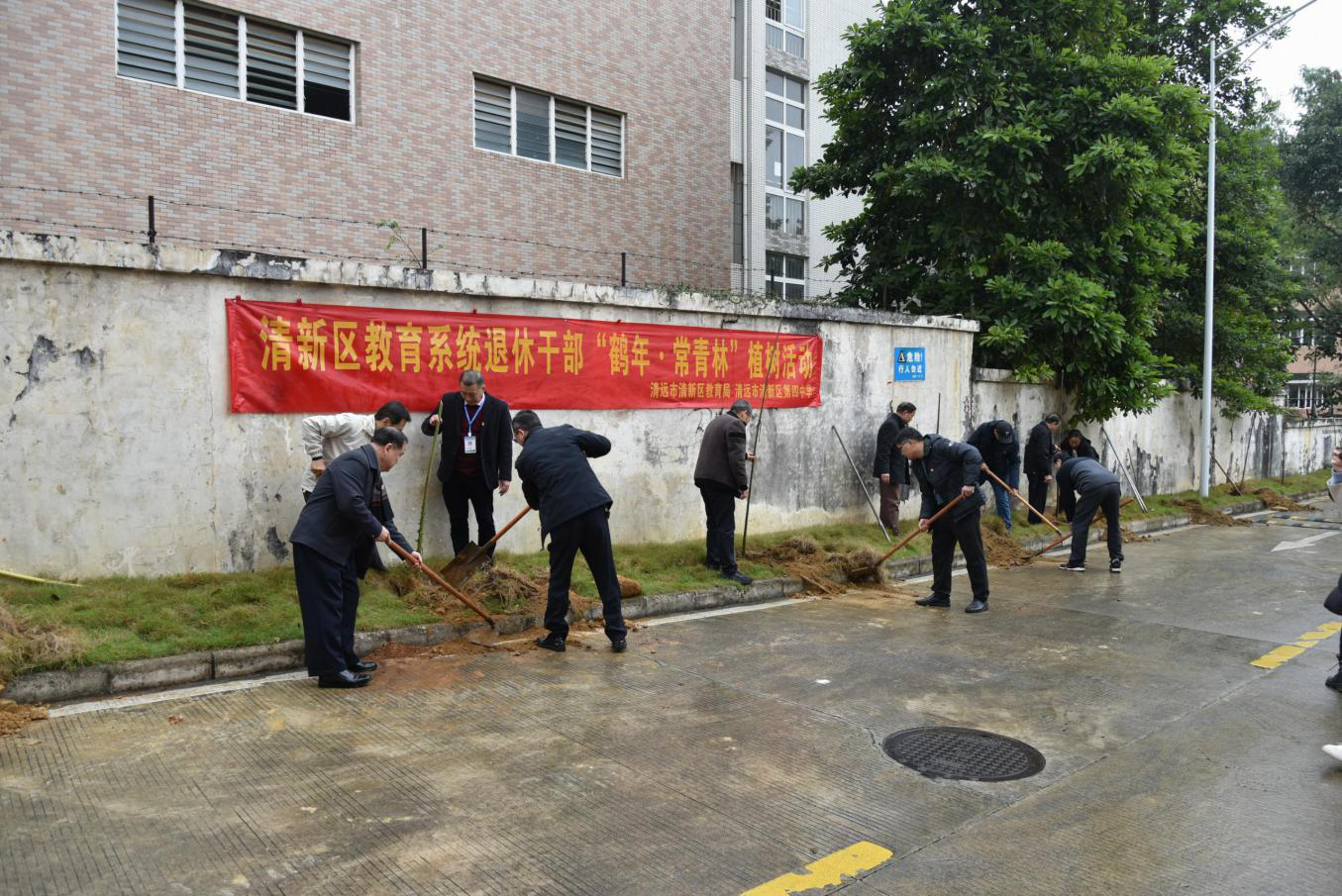 在党组织的领导下,清新区第一小学,龙颈镇河洞学校,太和镇陈广纪念
