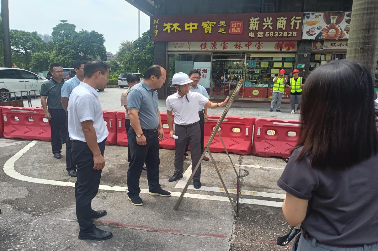图为区委书记刘建俊率队到告星污水处理厂调研配套管网改造工程开展情况.jpg