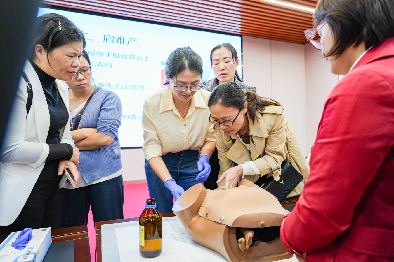2025-58-01(2025年11月7日至8日,广东围产医学医师分会危重孕产妇救治技术培训班(粤北站)圆满举行。摄影:黎小虹).png